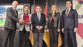 Galatasaray'dan Aydınlık’a ödül