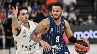 Anadolu Efes, Real Madrid'e mağlup oldu