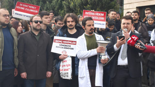 36 saat nöbet tutan intörnler isyan etti