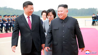 Çin Devlet Başkanı Xi Pyongyang'da Kim Jong-un'u ziyaret edecek