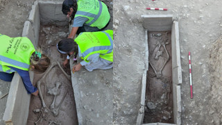 Aspendos kazılarında tarihi adım! 2 bin 400 yıllık güreşçi mezarı bulundu