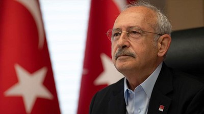 Kılıçdaroğlu, Demirtaş ve Osman Kavala'ya "şeref madalyası" taktı