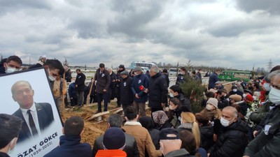 Bayrak adama saygı duruşu!