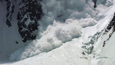 Bitlis'te kar kütlesinin altında kalan kişi hayatını kaybetti