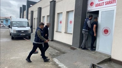 Kaçak göçmenleri taşıyan otobüs şoförü tutuklandı