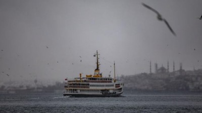 İstanbul'da vapur seferlerine lodos engeli