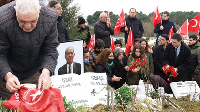 Özay Gökçe'yi mezarı başında andık: Bencilliğe savaş açan devrimci