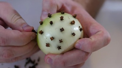 Yatmadan önce başucunuza koyarsanız... Faydalarını duyunca çok şaşıracaksınız!
