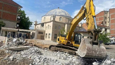 Resmi makamlar ‘cami yıktılar’ iddiasını Aydınlık’a açıkladı! Belediye kaçak dergahı yıktı