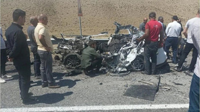 Askeri araçla otomobil çarpıştı: 1 kişi öldü 13 asker...