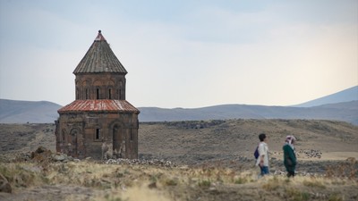 UNESCO listesinde yer alan Medeniyetler Beşiği ve Dünya Kenti Ani Ören Yeri'ne ziyaretçi akını