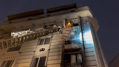 İstanbul Esenyurt'ta yangın: 12 kişi mahsur kaldı