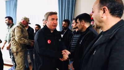 Erzincan Valisi Hamza Aydoğdu işçilerin ailelerini ziyaret etti