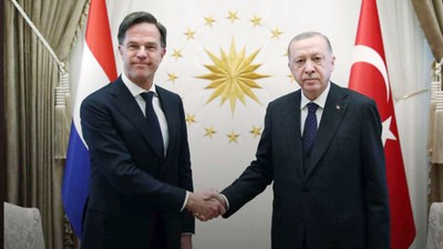 Eyvah yine kandırıldık! Türkiye Rutte’nin genel sekreterliğini destekliyor