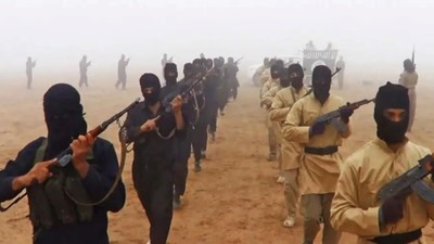 Suriye çöllerinde bir hayalet dolaşıyor