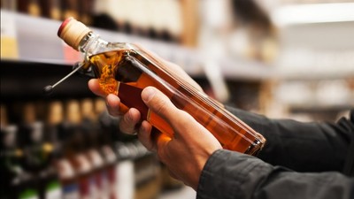 Alkole dev zam! İşte zam sonrası alkollü içeceklerin yeni fiyat listesi