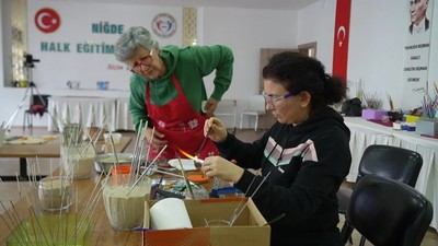 Usta öğreticiler özlük haklarını istiyor