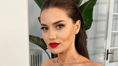 Ünlü oyuncu Fahriye Evcen kaza geçirdi