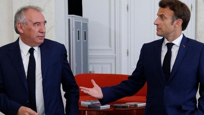 Macron yeni Başbakanın adını açıklayacak