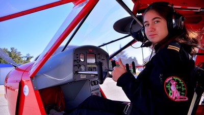 En genç kadın pilot adayı 16 yaşında kokpite geçti: Sabiha Gökçen'in izinden...