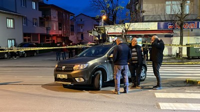 Trafiğin ortasında silahlı kavga: 2 yaralı var