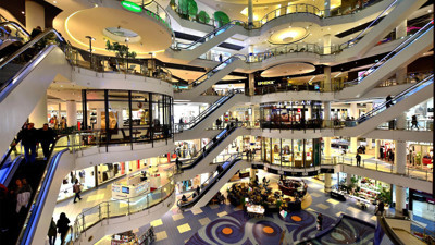 Polonya'da alışveriş merkezinde saldırı: 4 kişi yaralandı