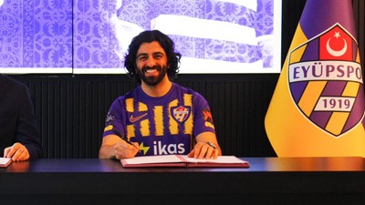 Eyüpspor, Umut Bozok'u transfer etti