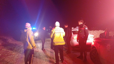 Polisten kaçtı, aracından 30 adet sentetik ecza hapı çıktı