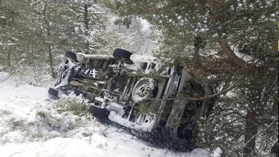 Yozgat'ta köy minibüsü devrildi: 2 öğretmen yaralandı