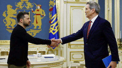 Zelenskiy ülkeyi satılığa çıkardı