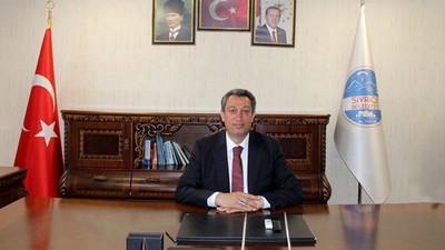 Yeniden Refah'ta yaprak dökümü sürüyor! Bir belediye başkanı daha istifa etti