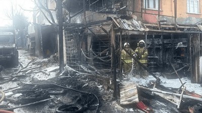 Başakşehir'de can pazarı! Yangında 15 kişi mahsur kaldı