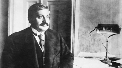 Tarihte Bugün 25 Şubat: Türkiye'nin hafızasına kazınan olaylar (Fotoğraflarla)
