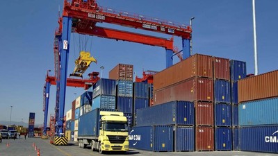 Şubatta ihracat azaldı ithalat arttı