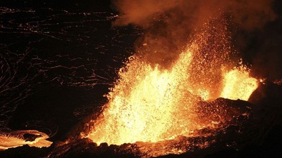 Hawaii'de 'Kilauea' alarmı: On ikinci kez lav püskürttü!