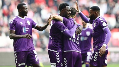 Samsunspor, 2 maç sonra kazandı! Kırmızı-beyazlılar, Adana Demirspor'u 3-2 yendi
