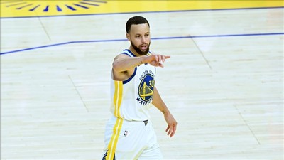 Stephen Curry, NBA tarihine geçti