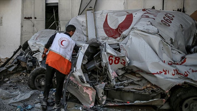 İsrail ordusu sağlık çalışanlarını katletmesini savunmaya devam ediyor