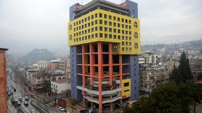 Dünyanın en saçma binası Kahramanmaraş'taydı! Bakın yerine ne yapılacak