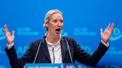AfD tarihinde ilk defa Almanya'nın en çok desteklenen partisi oldu... Hükümet ise henüz kurulmadı