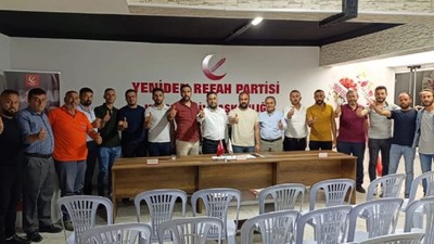 Kan kaybı durmuyor: Yeniden Refah Partisi'nde istifa depremi!
