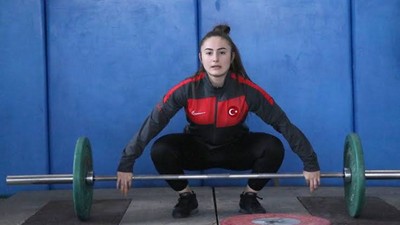 Halterde Avrupa ikinciliği geldi! Koparmada altın, toplamda gümüş madalya...