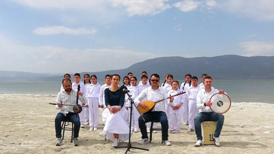 Öğrencilerin anlamlı çabası! Burdur Gölü’ne dikkat çekmek için klip çektiler
