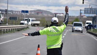 65/1-G trafik cezası nedir? Araç dışında yolcu taşımanın cezası 2025