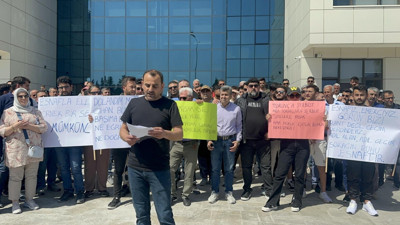 Marmaris’te esnaftan belediyenin önünde eylem