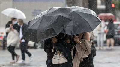 Meteoroloji uyardı: Sıcaklıklar düşüyor, 21 ilde kırkikindi yağmurları başlıyor!