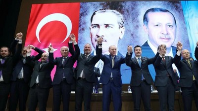 İki belediye başkanı AK Parti'ye katıldı