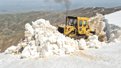 Muş'ta karla mücadele çalışmaları sürüyor