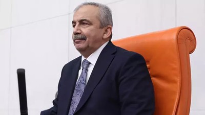 KCK'dan 'Sırrı Süreyya Önder' açıklaması: Kuşkuyla bakmak gerekir