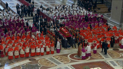 Papa'nın naaşı Aziz Petrus Bazilikası'na nakledildi: 3 gün boyunca ziyaret edilebilecek